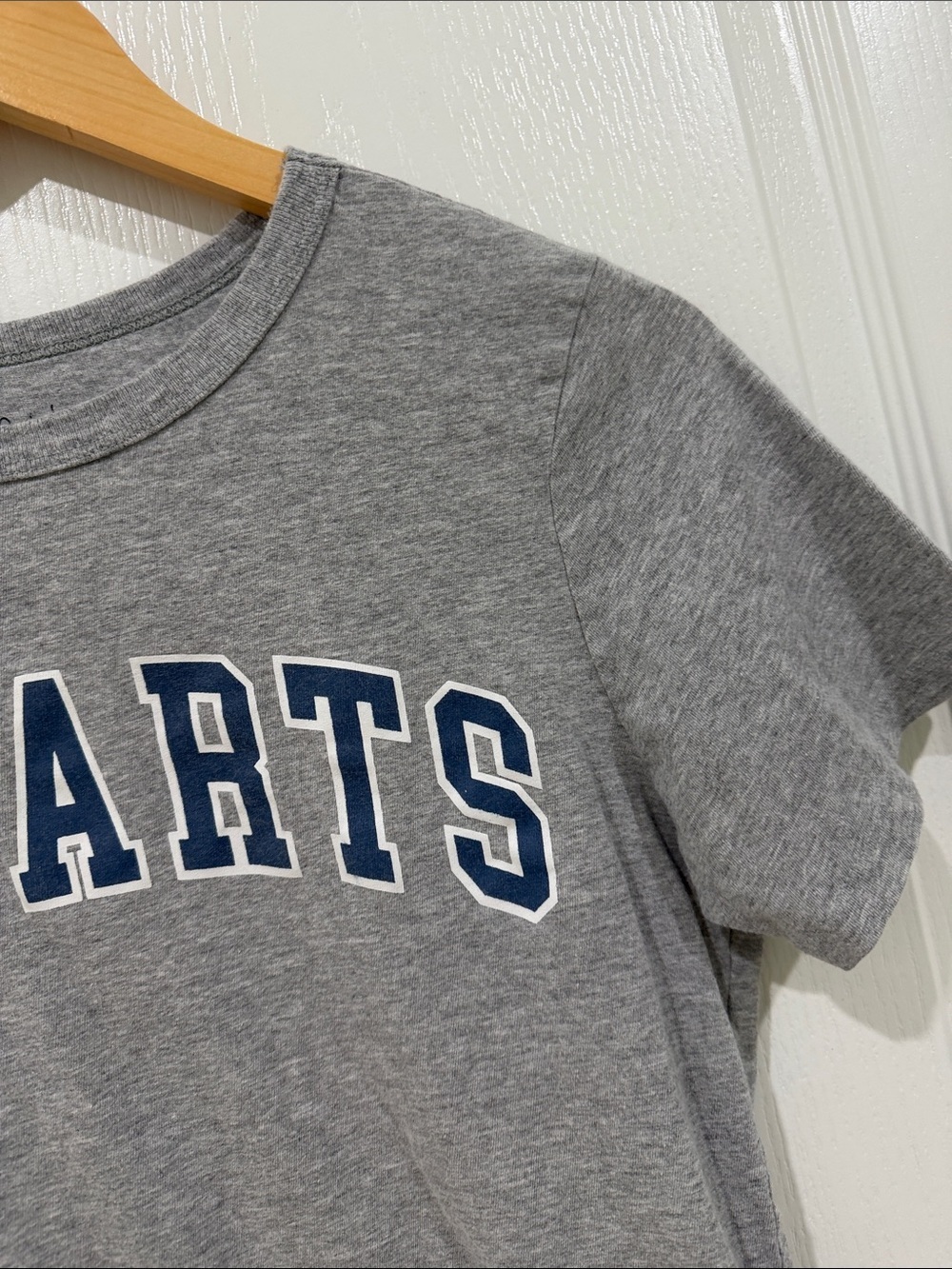 Zoe + Liv Gray 'ST. BARTS' Graphic Tee woman’s size xsmall - Picture 2 of 3